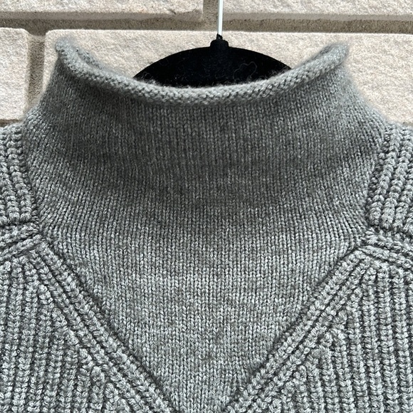 Ellen Tracy Wool Mock Neck Sweater with 3/4 Length Sleeves Size S - Picture 4 of 9